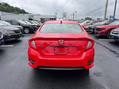 Used 2018 Honda Civic EX image 4