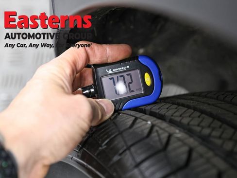 Used 2021 Mercedes-Benz GLB 250 4MATIC w/ Premium Package image 29