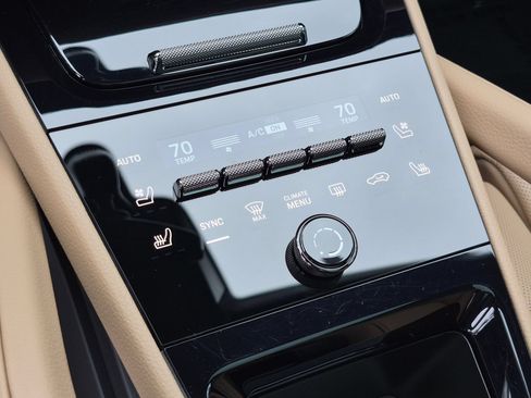 Certified 2026 Porsche Cayenne Coupe AWD/4WD image 18