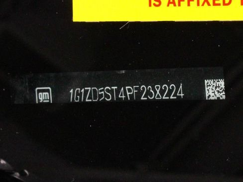 Used 2023 Chevrolet Malibu LT FWD image 32