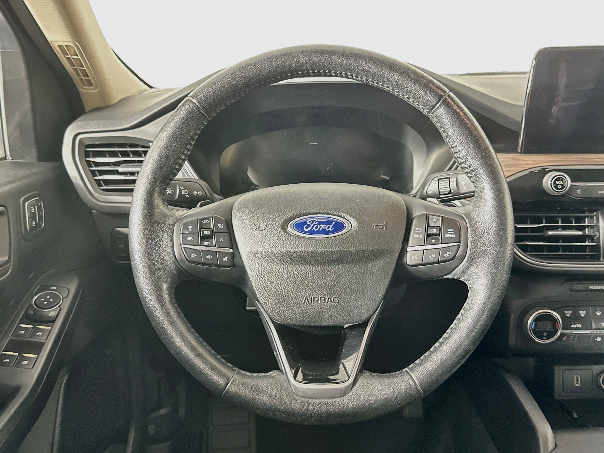 Used 2020 Ford Escape Titanium AWD/4WD image 18