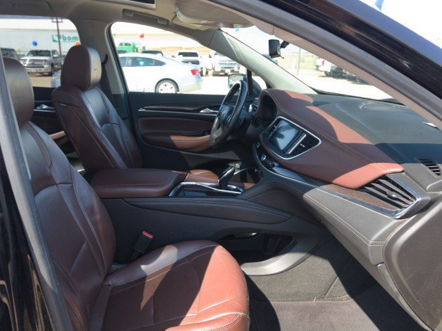 Used 2018 Buick Enclave Avenir w/ Avenir Technology Package AWD/4WD image 38