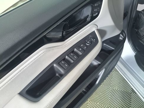 Used 2024 Honda Odyssey Touring image 11
