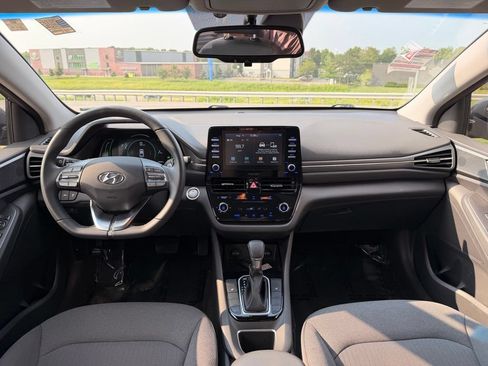 Used 2020 Hyundai Ioniq SE FWD image 3