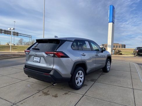 Used 2025 Toyota RAV4 LE image 10