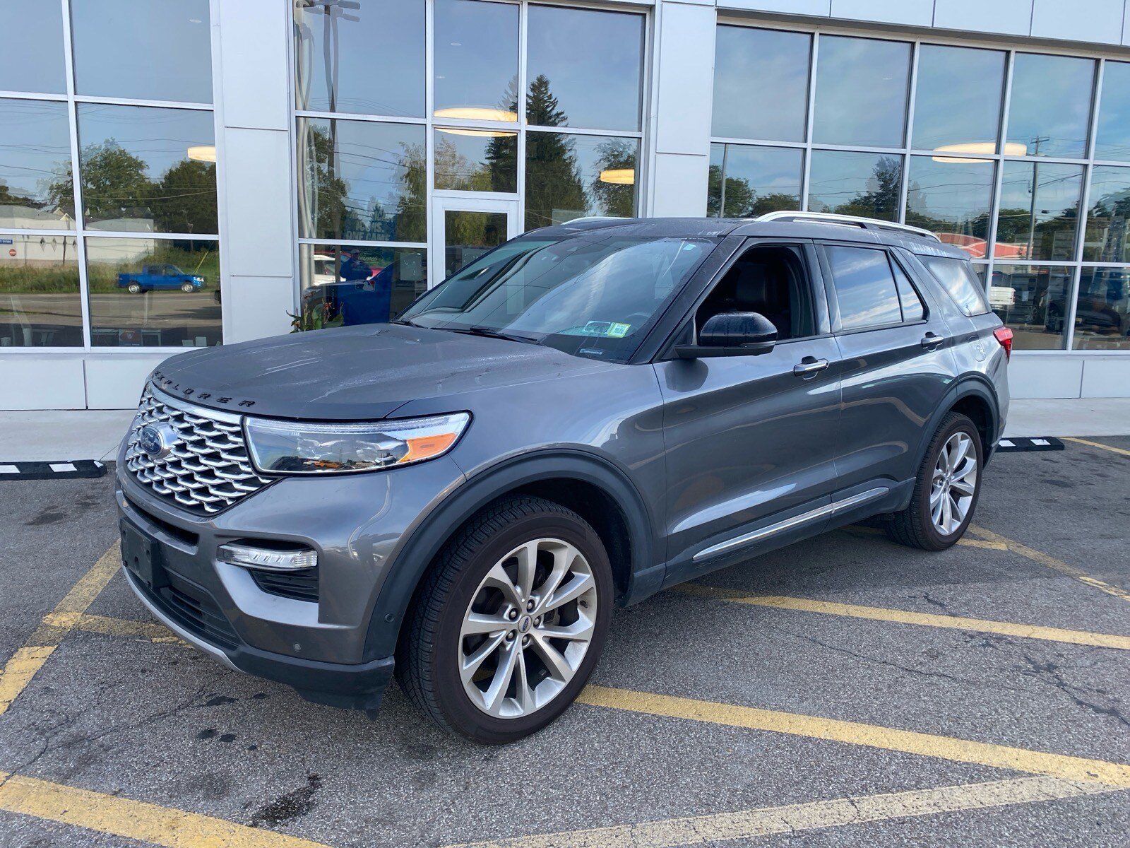 Used 2021 Ford Explorer Platinum w/ Equipment Group 601A AWD/4WD image 1