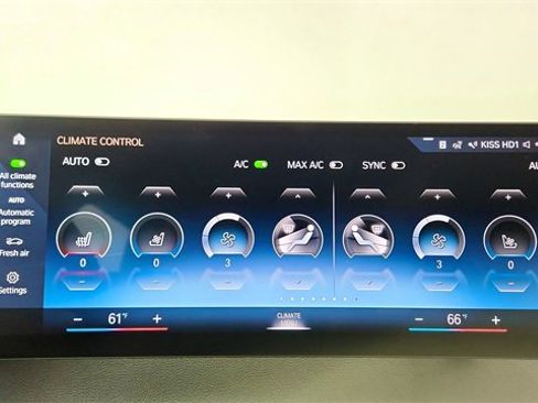 Used 2022 BMW iX xDrive50 w/ Premium Package image 46