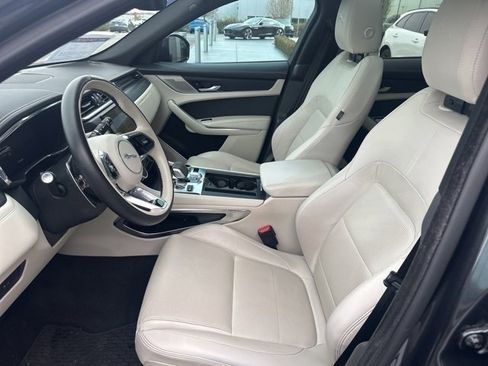 Used 2024 Jaguar F-PACE R-Dynamic S image 9