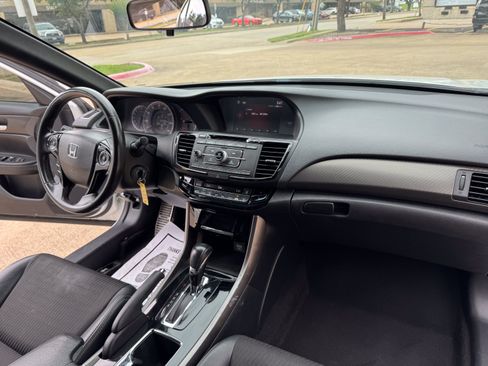 Used 2017 Honda Accord Sport image 27
