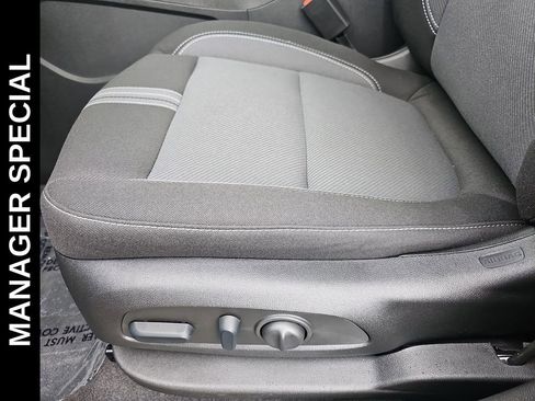 New 2025 Chevrolet Blazer LT w/ Convenience Package image 28