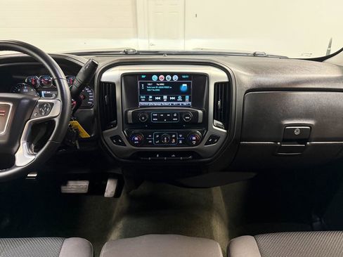 Used 2018 GMC Sierra 1500 SLE image 18