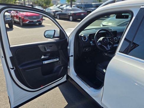 Used 2022 Mercedes-Benz GLB 250 image 40