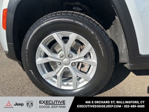 Used 2023 Jeep Grand Cherokee L Limited AWD/4WD image 15