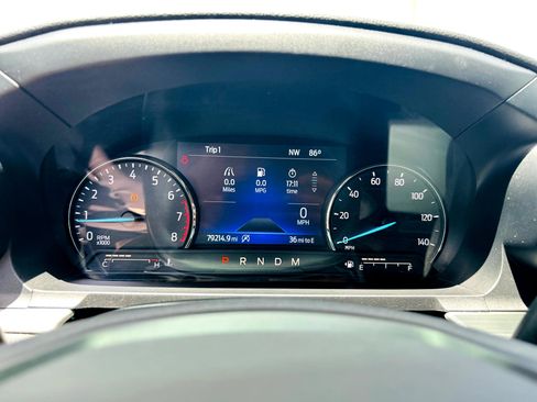 Used 2020 Ford Explorer XLT image 32