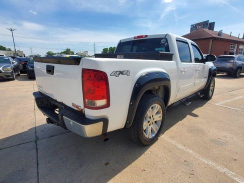 Used 2008 GMC Sierra 1500 SLT w/ Sun And Navigation Package AWD/4WD image 6