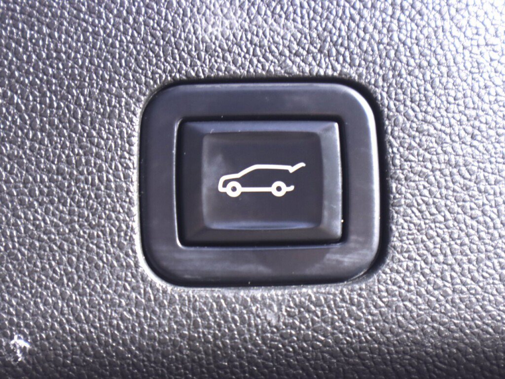 Used 2022 Chevrolet Tahoe LT w/ Luxury Package AWD/4WD image 36