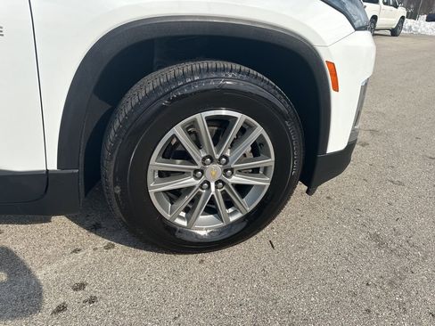 Used 2023 Chevrolet Traverse LT FWD image 15