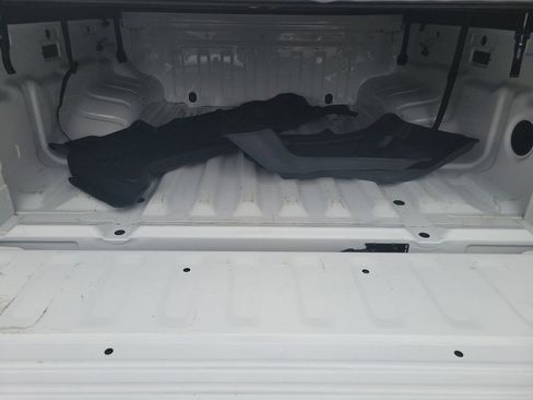 Used 2022 Nissan Frontier SV image 8