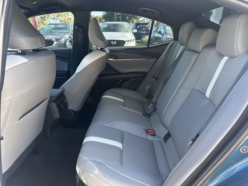 Used 2025 Toyota Camry SE FWD image 27