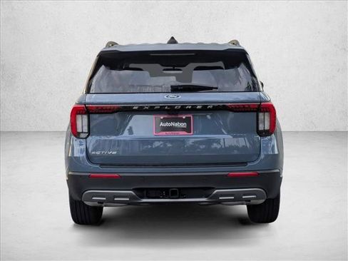 New 2026 Ford Explorer Active RWD image 7