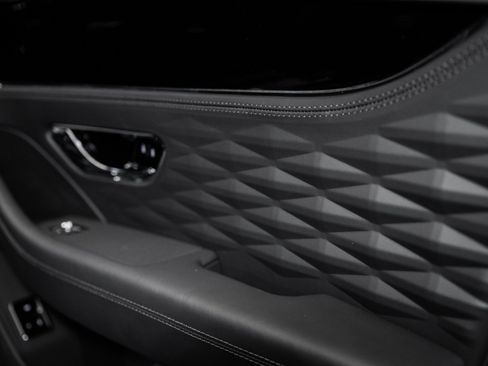 Used 2024 Bentley Flying Spur W12 image 55