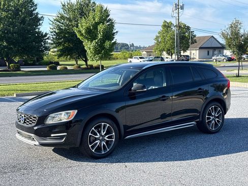 Used 2016 Volvo V60 T5 Cross Country w/ Convenience Package AWD/4WD image 3