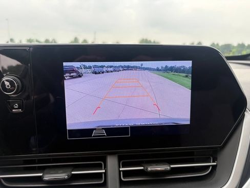 Used 2025 Chevrolet Trax RS w/ Sunroof Package FWD image 18