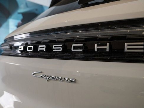 New 2025 Porsche Cayenne AWD/4WD image 16