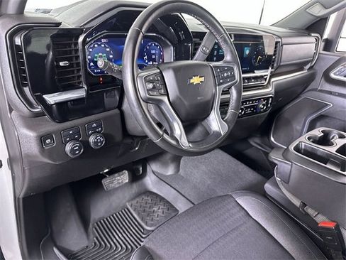 Used 2025 Chevrolet Silverado 2500 LT w/ Convenience Package image 10