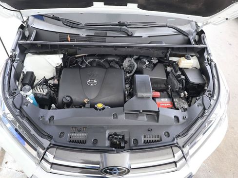 Used 2017 Toyota Highlander Limited FWD image 12