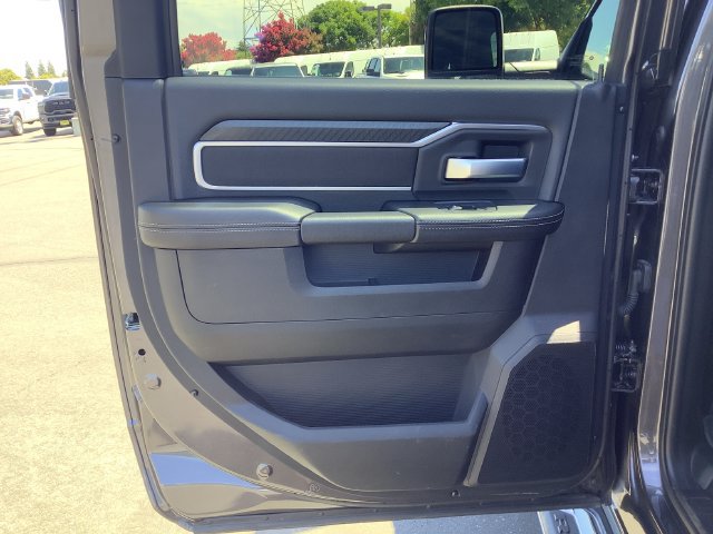 Used 2025 RAM 2500 Big Horn AWD/4WD image 24