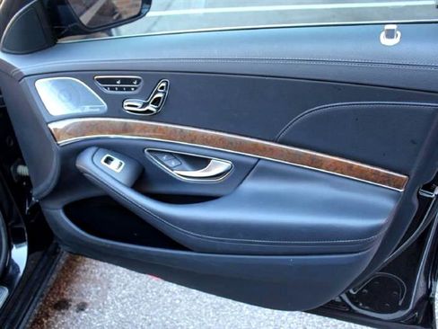 Used 2015 Mercedes-Benz S 550 4MATIC Sedan image 23