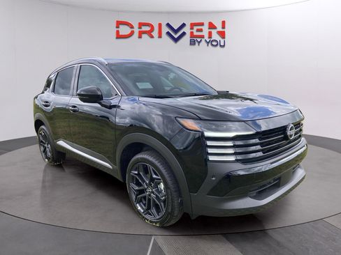 New 2025 Nissan Kicks SR image 8