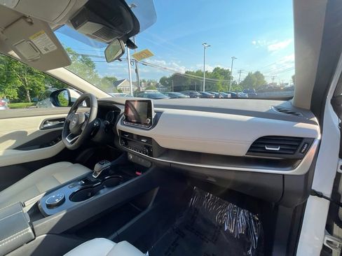 Certified 2023 Nissan Rogue SV w/ SV Premium B Package AWD/4WD image 18