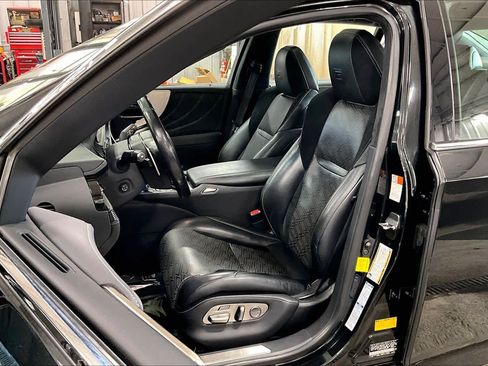 Used 2022 Lexus LS 500 F Sport w/ Accessory Package (Z2) image 8