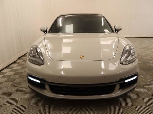 Used 2019 Porsche Panamera image 4