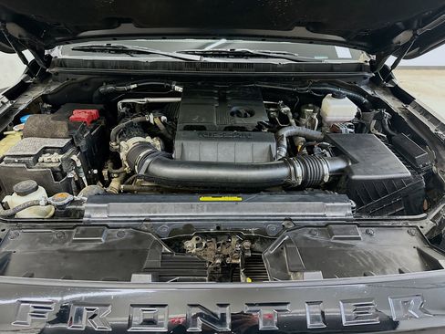 Used 2023 Nissan Frontier SV image 33