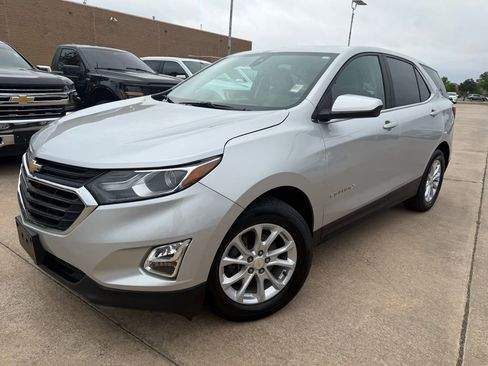 Used 2021 Chevrolet Equinox LT image 1