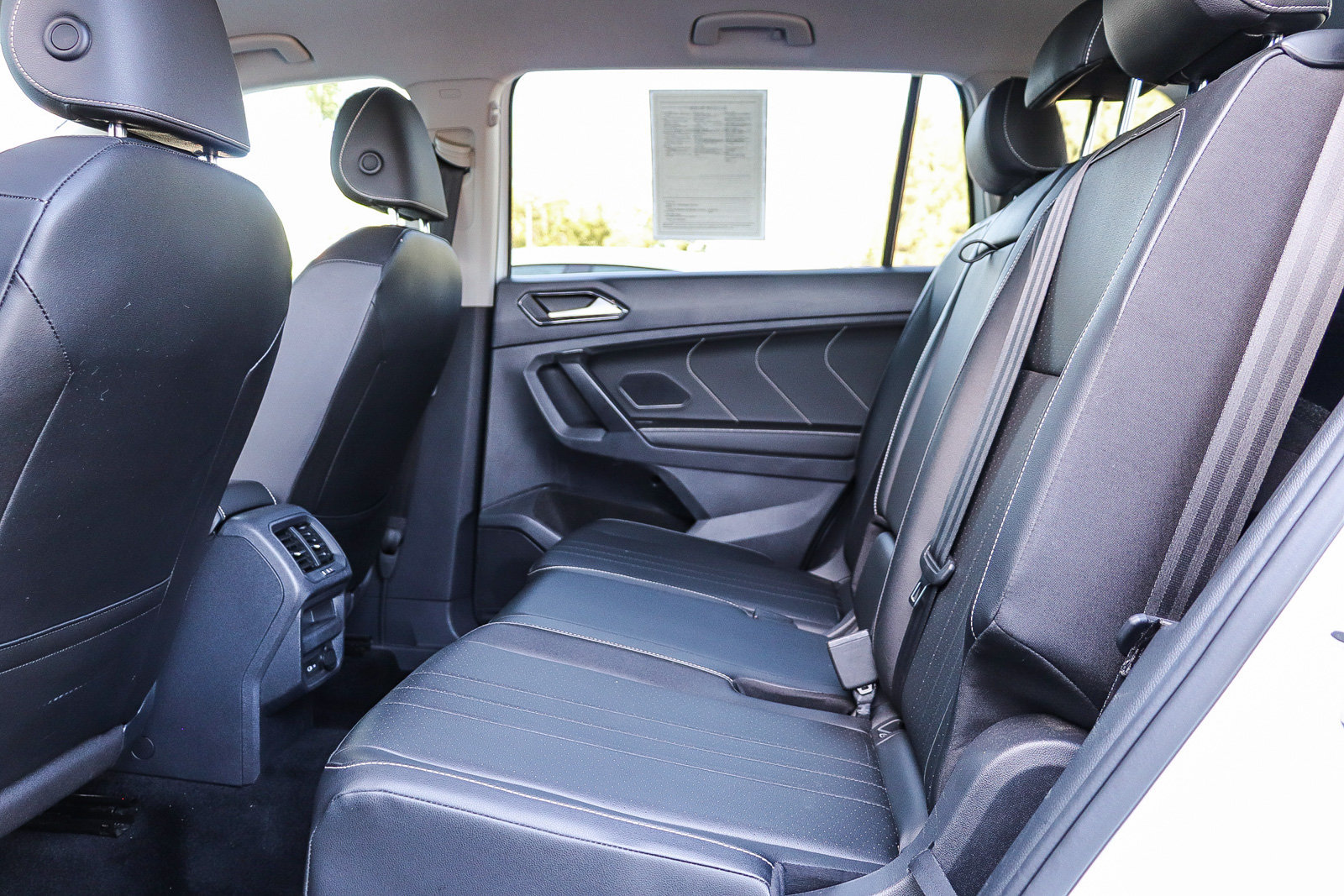 Used 2023 Volkswagen Tiguan SE FWD image 19