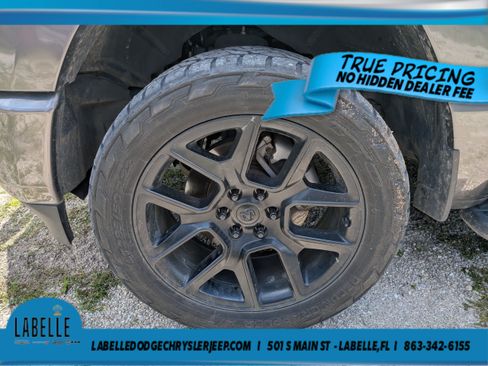 Used 2023 RAM 1500 Laramie AWD/4WD image 12