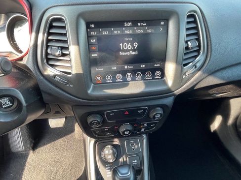 Used 2020 Jeep Compass Trailhawk image 7