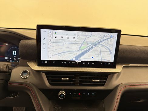 Certified 2025 Ford Explorer ST-Line w/ ST-Line Street Pack image 23