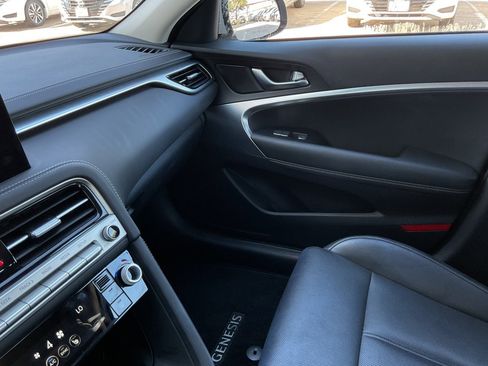 Used 2025 Genesis G70 2.5T image 35