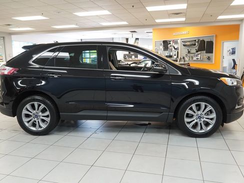 Used 2019 Ford Edge Titanium w/ Cold Weather Package AWD/4WD image 14