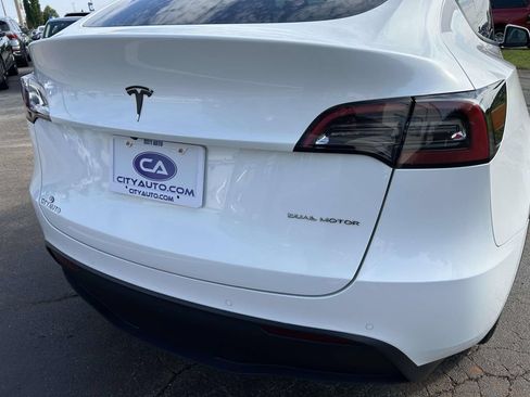 Used 2021 Tesla Model Y Long Range AWD/4WD image 11
