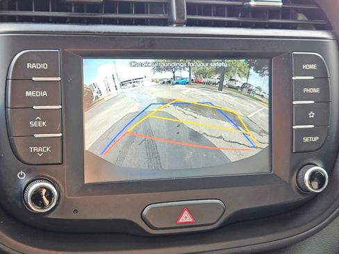 Used 2021 Kia Soul LX image 15