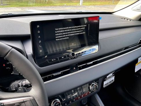 New 2026 Mitsubishi Outlander SEL AWD/4WD image 7