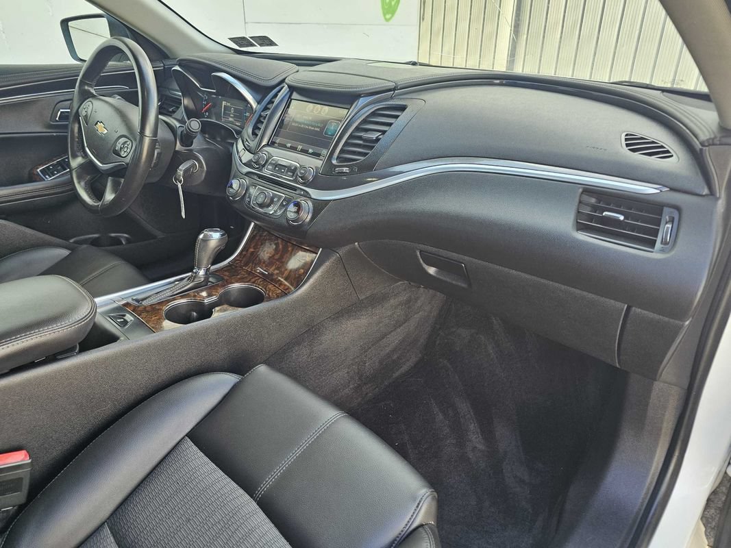 Used 2014 Chevrolet Impala LT w/ Convenience Package FWD image 19