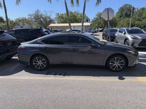 Used 2025 Lexus ES 350 w/ Premium Package image 5
