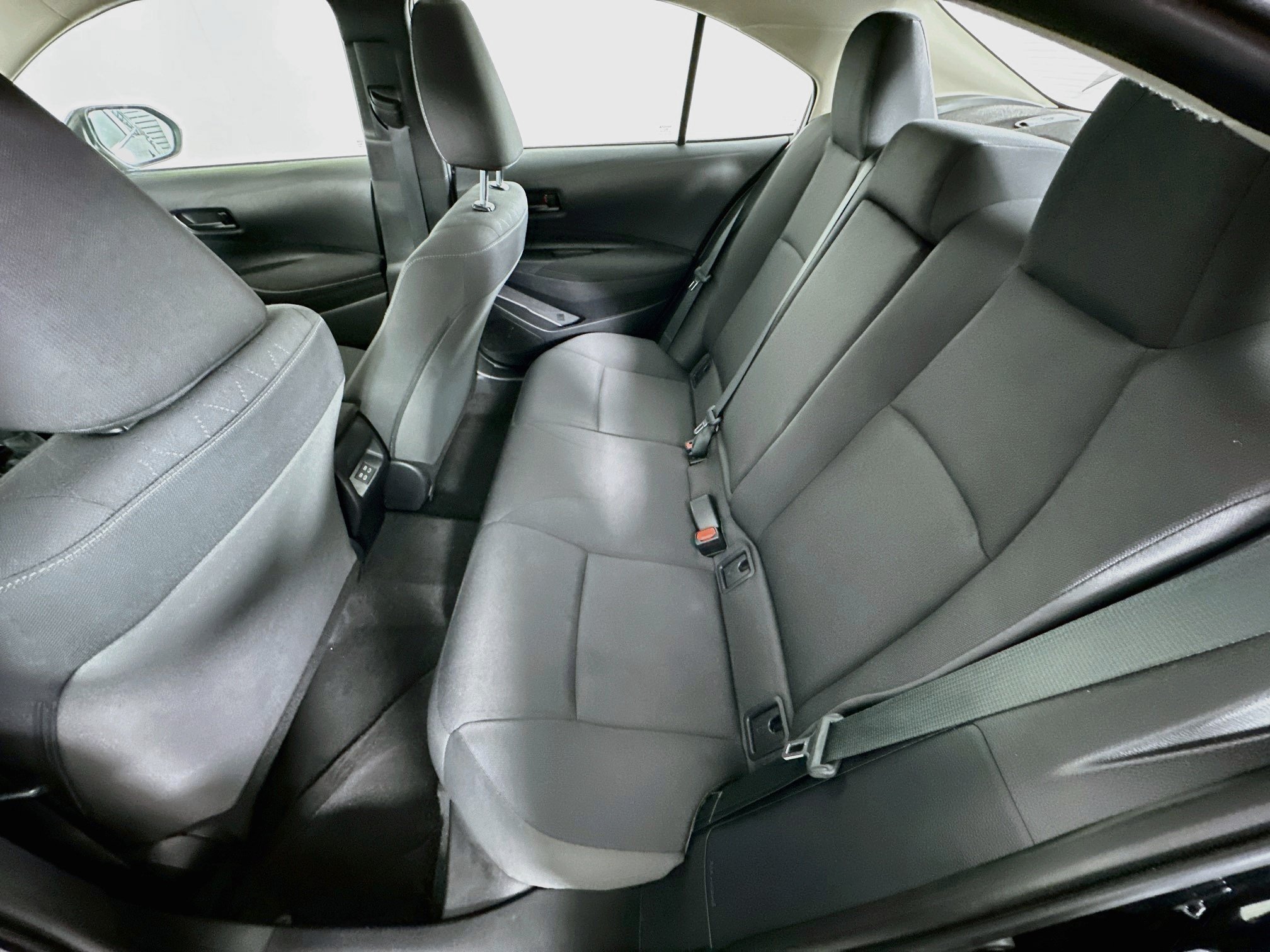 Used 2025 Toyota Corolla LE FWD image 26